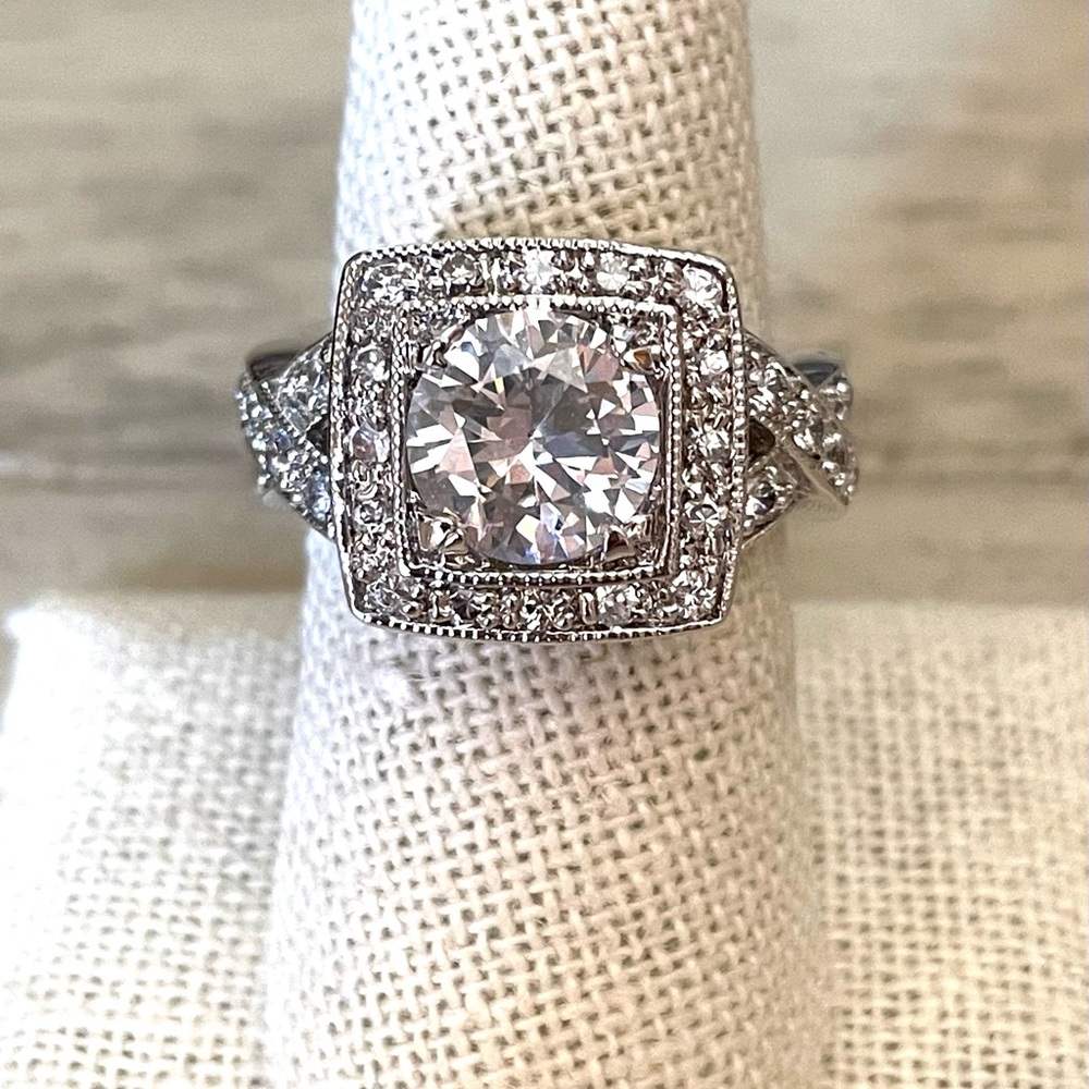 Gorgeous 2.5ct  Brilliant Halo Ring 6,8,9,10